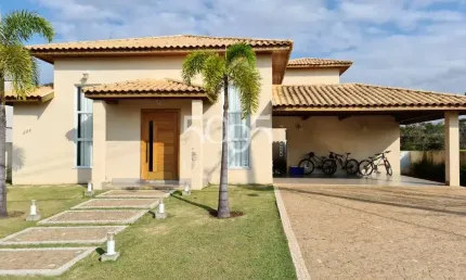 Imóvel à venda no condomínio Bothânica em Itu, com 280m² de área construída e 820m² de terreno.