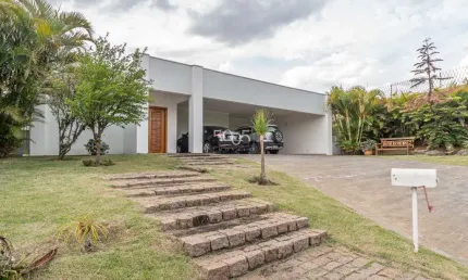 Casa térrea à venda no condomínio plaza atheneé com 327m² de construção e 1005m² de terreno.