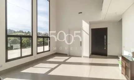 Casa à venda no Condomínio Saint Paul, com 313m² de área construída e 413,88m² de terreno.