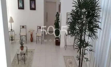 Casa à venda no condomínio campos de santo antônio em itu com 462m2 de construção e 890m2 de terreno.