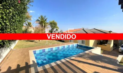 Imóvel à venda no condomínio campos de santo antônio, com 243,59m² de área construída e 832,50m² de área total.
