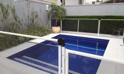Casa à venda no Condomínio Parque do Varvito com 250m² de construção e 290m² de área total.