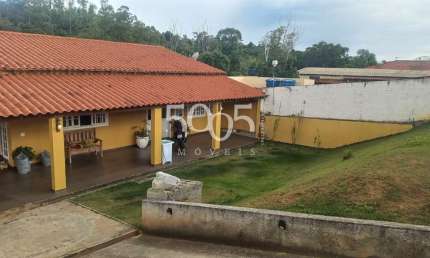 Chácara à venda no Pinheirinho, com 250m² construídos e 738,02m² total