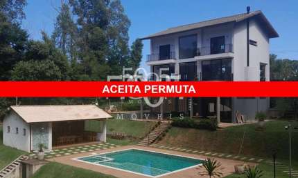 Casa no Cond. Três Lagos, 5000m² e 680,00m² construídos. Aceita permuta