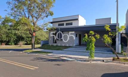 Casa à venda no Cond. Lagos d'Icaraí, com 3 súites e 368m² de terreno