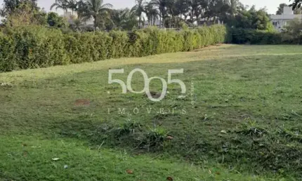 Terreno à venda no condomínio altos de itu com 1100m² de área total e com uma ótima topografia.