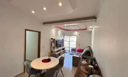 Apartamento com 02 dormitórios, garagem coberta e varanda a venda na região central de Suzano