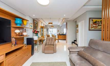 Casa com 3 quartos à venda na Rua Itacolomi, Portão, Curitiba, 205 m2 por R$ 1.380.000