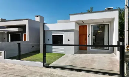 Casa com 2 quartos à venda na Avenida Central, 250, Jardim Beira Mar, Capão da Canoa por R$ 680.000
