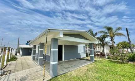 Casa com 4 quartos à venda na Balduino Reinaldo Mello esq Venacio Aires, 752, Zona Nova, Capão da Canoa por R$ 730.000