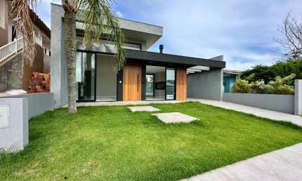 Casa com 3 quartos à venda na Rua Atum, 135, Jardim Beira Mar, Capão da Canoa por R$ 980.000