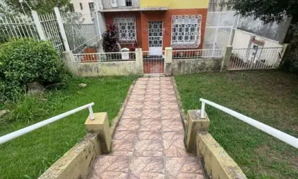 Casa com 3 quartos para alugar no Menino Deus, Porto Alegre 