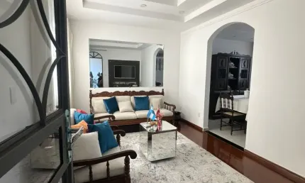 Casa à venda no Bairro Grã-Duquesa, Governador Valadares – MG