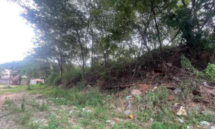 Lote à venda no Bairro Village da Serra, Governador Valadares – MG