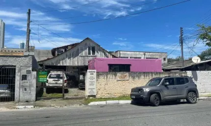 Terreno com 465m² localizado no Centro de Balneário Camboriú.