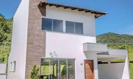 Casa em construção em condomínio fechado no bairro da barra em balneário camboriú. para | Barra, Balneário Camboriú, Santa Catarina