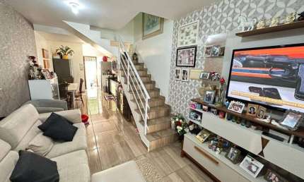 ótima casa estilo sobrado. região livre de alagamento. para | Areias, Camboriú, Santa Catarina