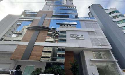Apartamento diferenciado localizado no centro de balneário camboriú e acerca de 450m da praia. para | Centro, Balneário Camboriú, Santa Catarina