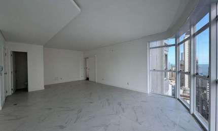 Apartamento localizado no centro de balneário camboriú e acerca de 450m da praia. para | Centro, Balneário Camboriú, Santa Catarina