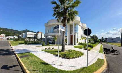 Casa a venda em condomínio fechadio para | Santa Regina, Camboriú, Santa Catarina