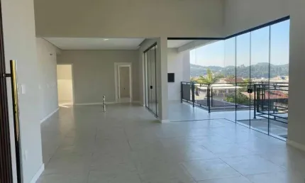 Magnifica casa com vista mar em bairro tranquilo de balneário camboriú para | Nações, Balneário Camboriú, Santa Catarina