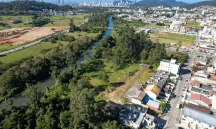 Terreno no centro de camboriú sc para | centro, camboriú, santa catarina