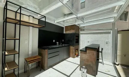 Apartamento reformado recentemente, mobiliado e equipado no Centro de Balneário Camboriú.