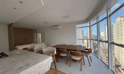 Apartamento localizado no centro de balneário camboriú e acerca de 450m da praia. para | centro, balneário camboriú, santa catarina