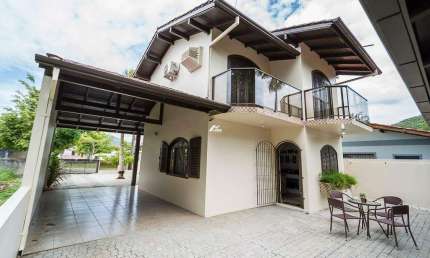 Casa com 3 quartos à venda na Rua Giesta, Morrinhos, Bombinhas