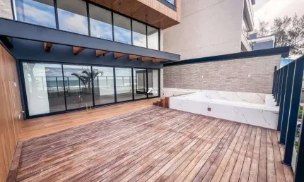Sunrise Praia Brava – Exclusividade com vista permanente para o mar