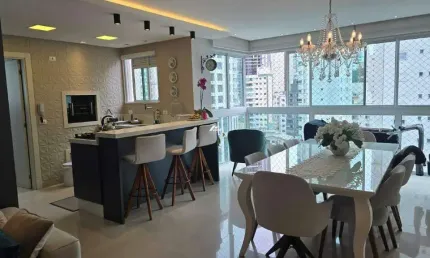 Apartamento: (mobiliado) no Centro de Balneário Camboriú