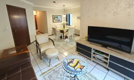 Apartamento com 02 quartos no Centro de Balneário Camboriú e a 400m do mar.