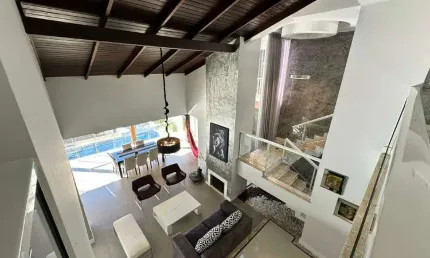Casa à venda na Barra Sul – Exclusividade a poucos metros do mar
