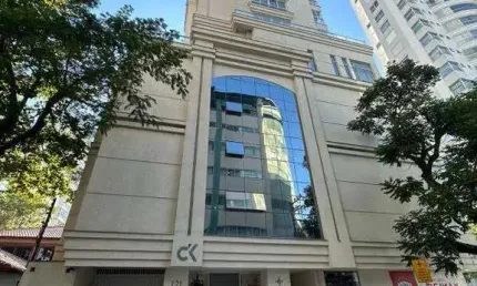 Elegância com Vista Panorâmica: Salvatore Residenziale