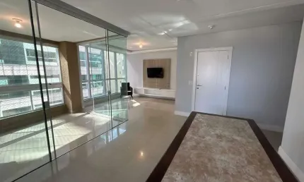 Summer Garden Residence: Conforto e Praticidade a Poucos Passos do Mar