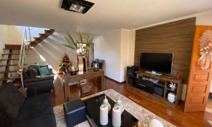 ALUGO EXCELENTE CASA COM A MELHOR LOCALIZAÇÃO NO HORTO STO ANTÔNIO EM JUNDIAÍ/SP