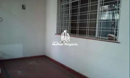 Casa à venda com 3 dormitórios sendo 1 suíte no Bosque em Campinas/SP.