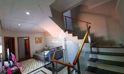 Casa assobradada 230 m²com 3 dormitórios sendo uma suíte master no Parque Nova Carioba em Americana/SP