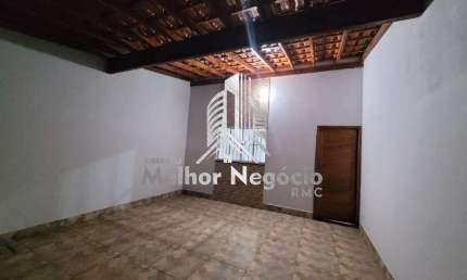 Casa á venda com 2 dormitórios no Jardim do Trevo, em Sumaré, SP.