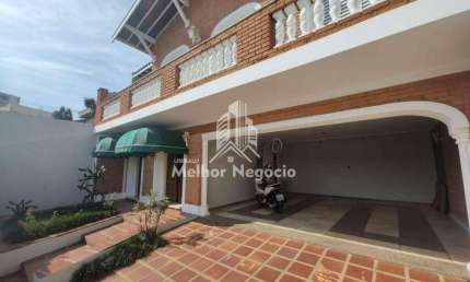Casa com 03 dormitórios (01 suíte) à venda no bairro Jardim Leonor, Campinas - SP
