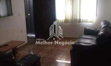 Casa a venda no Bairro Jardim Santa Barbara em Campinas, SP. Casa com 2 dorms, 1 banheiro, 3 vagas de garagem.
