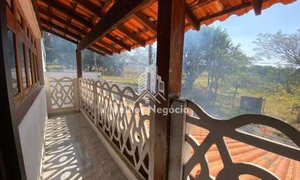 Casa à venda no Resedencial Vila Uniao em Campinas,SP. Com 4 dorms,3 banheiros, 3 vagas de garagem e com piscina.