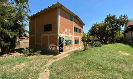 Chácara à Venda com 05 dormitórios (quartos) amplos sendo 03 suítes, no bairro Village Campinas, em Campinas, SP