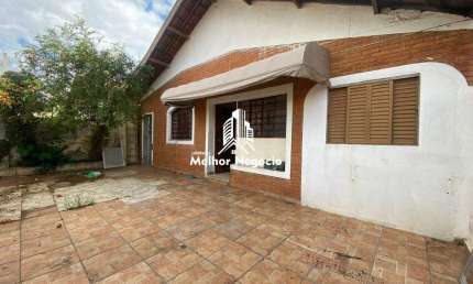 Casa à venda na Vila Costa e Silva, Campinas, SP.Casa com 3 dormitórios, 1 banheiro e 3 vagas de garagem.