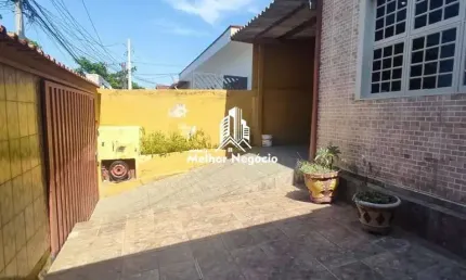 Casa à venda com 3 dormitórios, localizada no Jardim Yeda, em Campinas/SP.