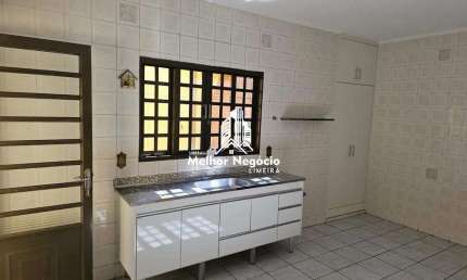 Casa à Venda no Bairro Jardim Morro Azul – Limeira, SP Casa localizada no Bairro Jardim Morro Azul, em Limeira, SP. Possui 3 dormitórios, 2 banheiros