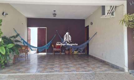 Casa à venda no bairro Vila Carlota, em Sumaré, SP. Casa com 2 dormitórios, sendo 1 suíte, 2 banheiros e 2 vagas de garagem.