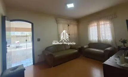 Casa à venda no Jardim São Luiz, Piracicaba - SP Casa com 3 dormitórios, sendo 1 suíte, 2 banheiros e 2 vagas de garagem.
