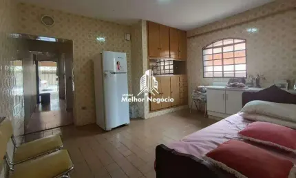 Casa à venda no Jardim São Luiz, Piracicaba - SP Casa com 3 dormitórios, sendo 1 suíte, 2 banheiros e 2 vagas de garagem.