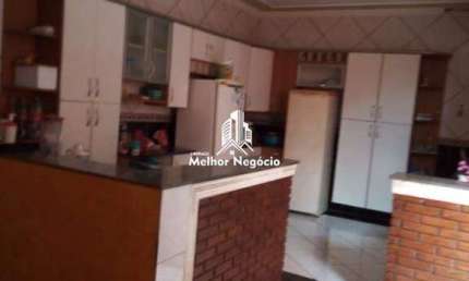(Não aceita financiamento) Sobrado à venda com 3 quartos e 2 suítes em Campinas - SP
